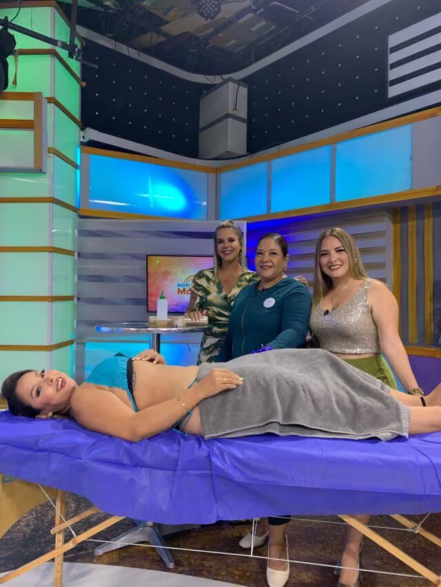Rachel durante una aparición en televisión